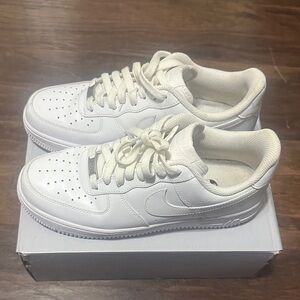 Nike Men Classic White Sneakers